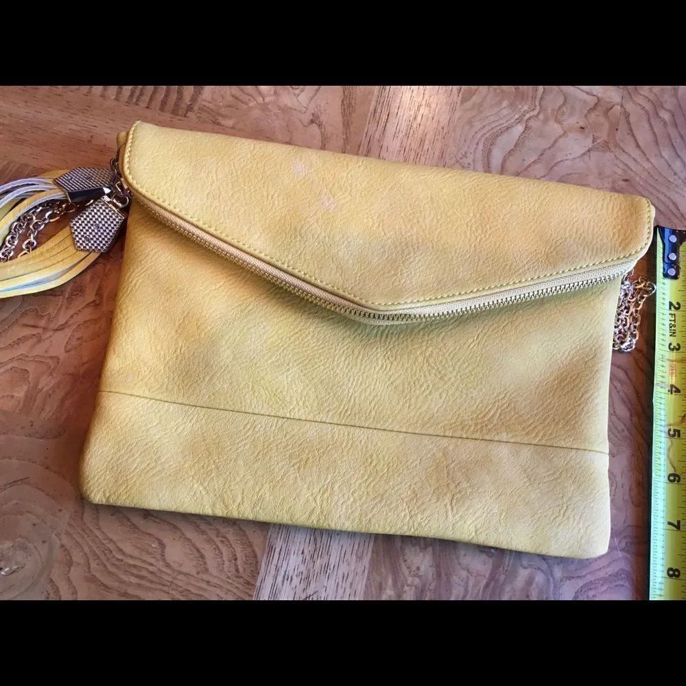 NALA TASSEL ZIP Clutch - Picture 6 of 9